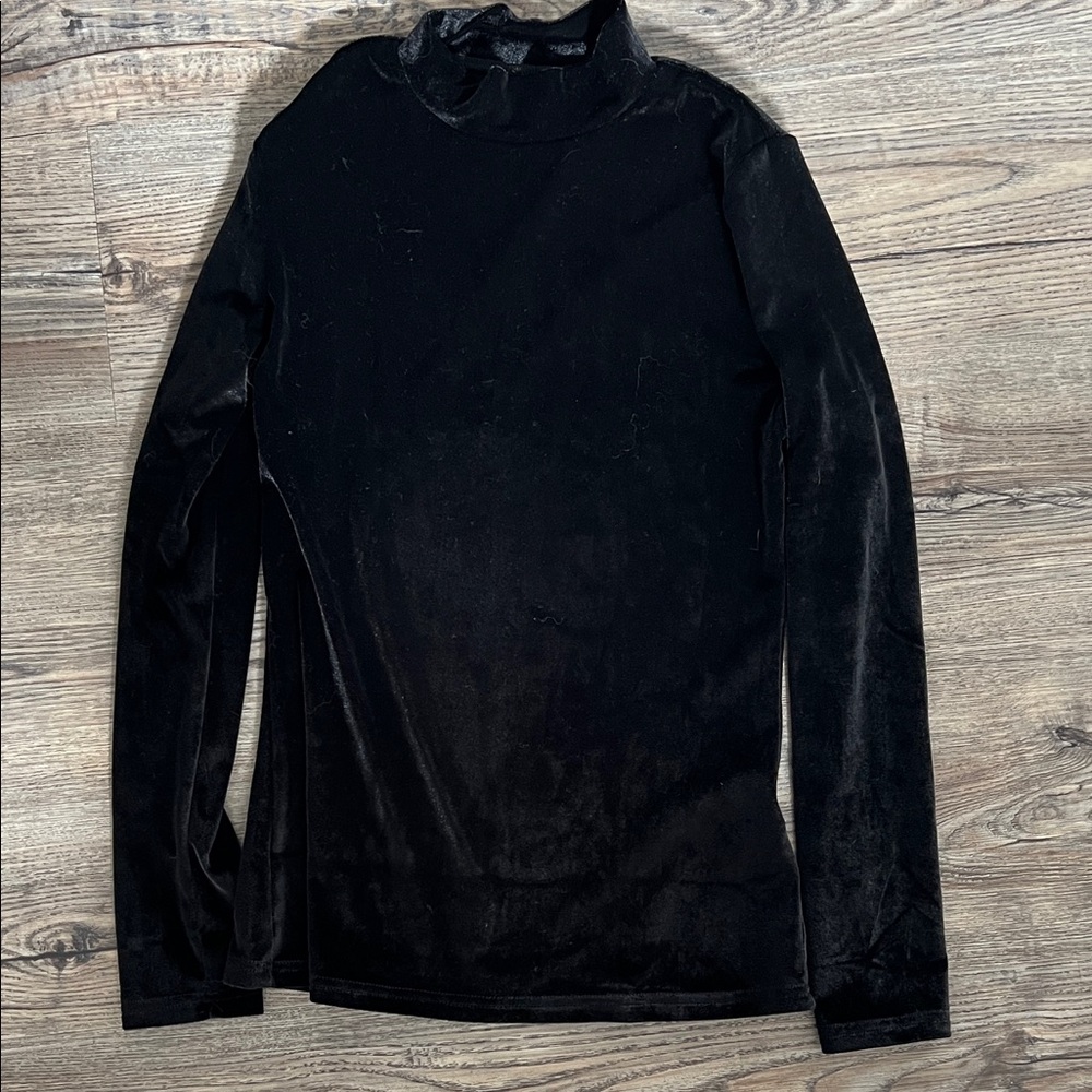 Blank NYC women’s Black Velvet Turtleneck Sweater